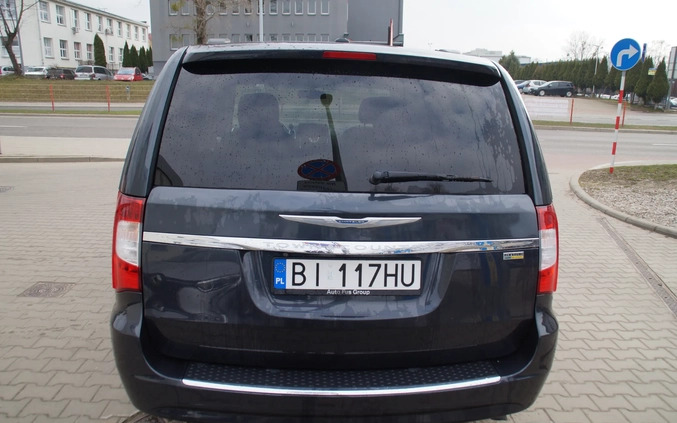 Chrysler Town &amp; Country cena 54999 przebieg: 142000, rok produkcji 2014 z Białystok małe 172